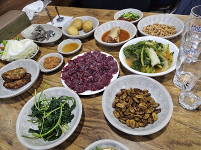 牛肉会と一緒にお酒一杯