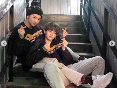 ヒョンジンとリノは同じ服を着て..